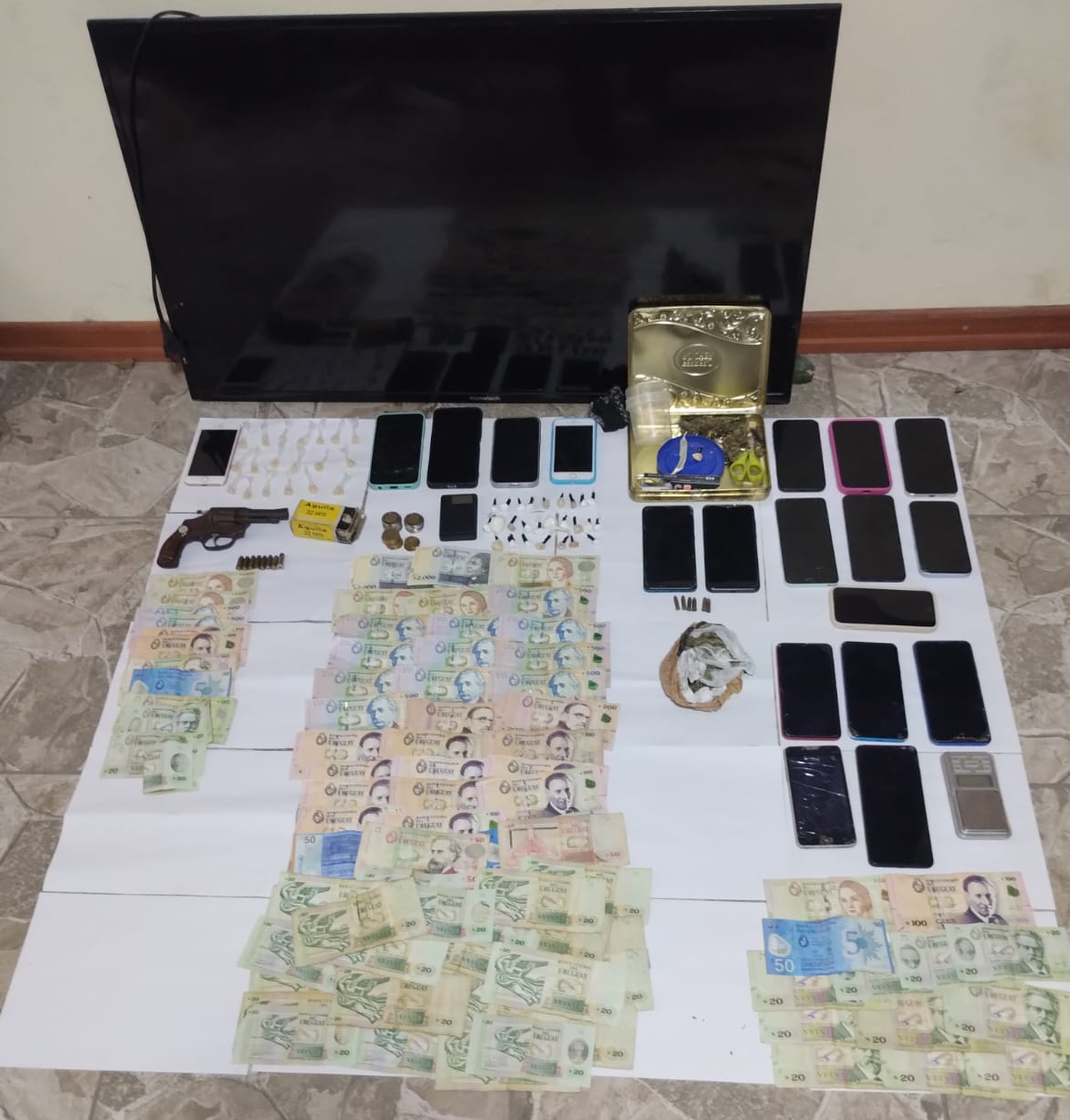 Operativo en Salto culmina con 19 detenciones tras once allanamientos