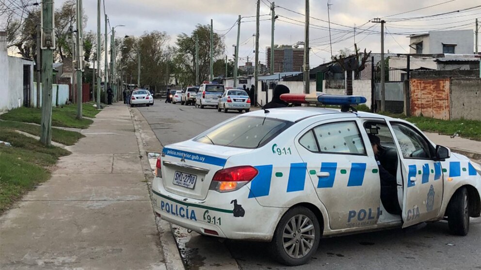 Ingresan a local comercial  y provocan daños y hurtos