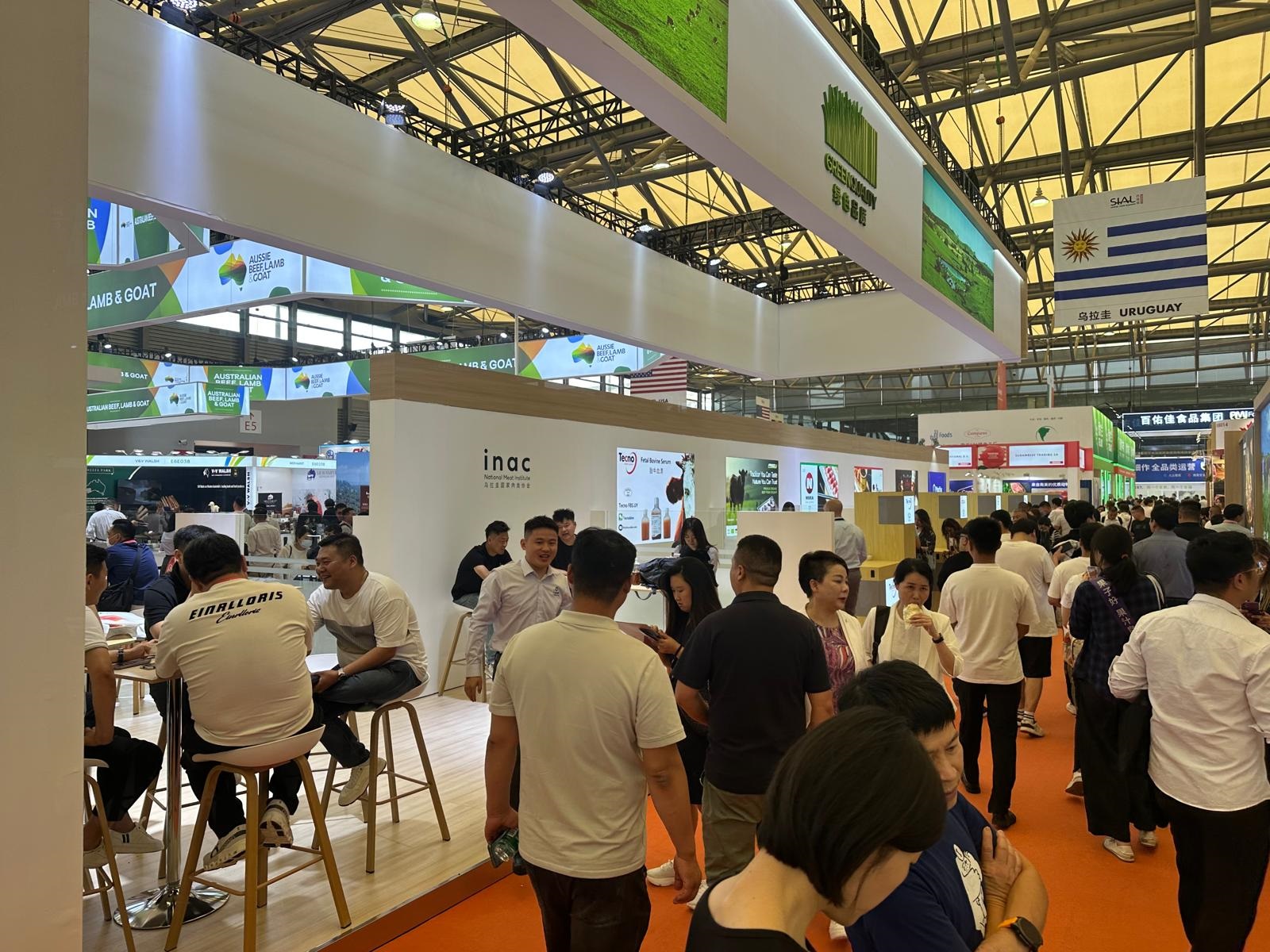 Mercado de la carne en la feria SIAL Shanghái 2025, se muestra con valores estables