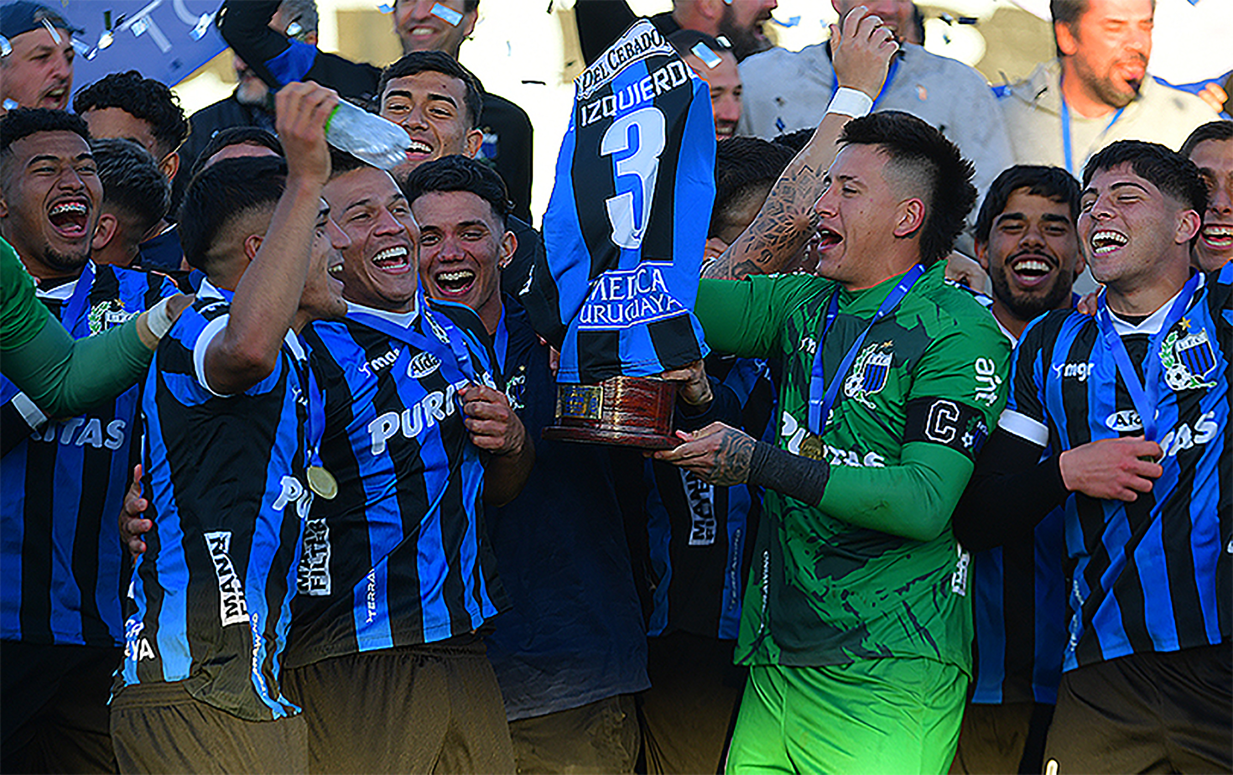 Liverpool cumplió y se quedó con  el primer torneo de la temporada