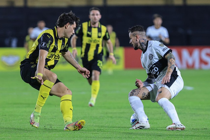 Gran reacción de Peñarol para darlo vuelta y meterse en octavos