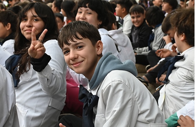 Escolares recibirán bono de “apoyo económico” en julio