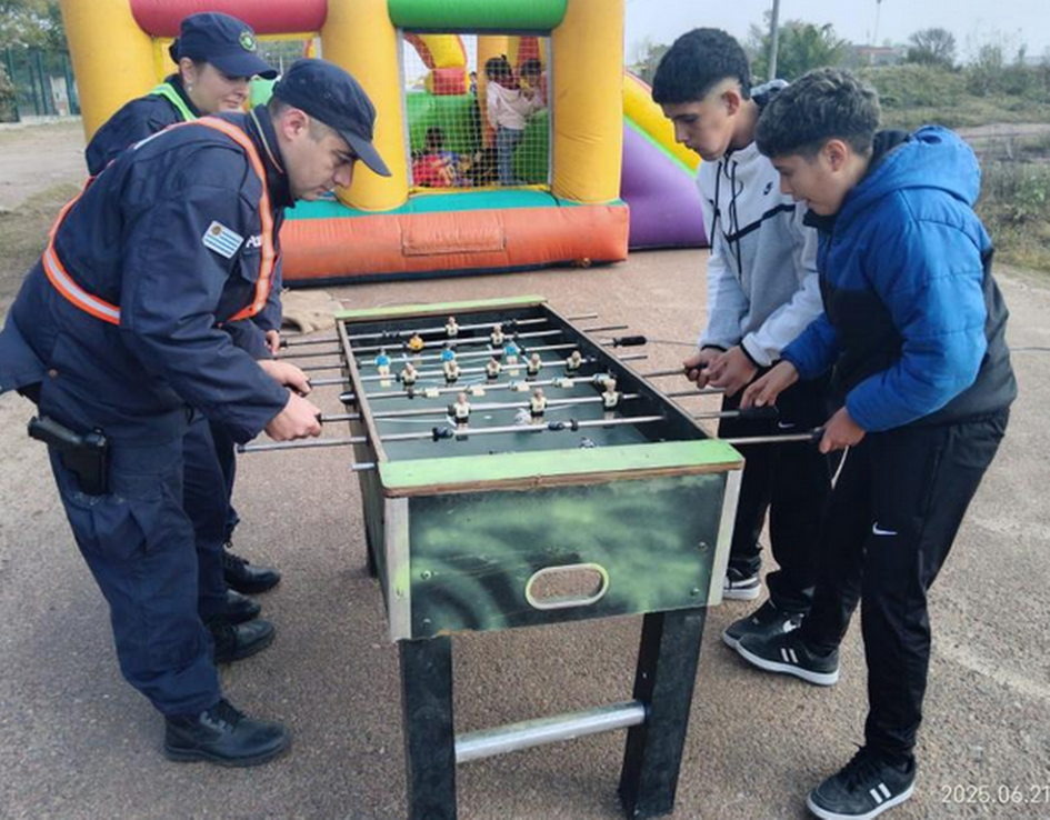 Celebración por el día del abuelo en merendero barrio La Amarilla