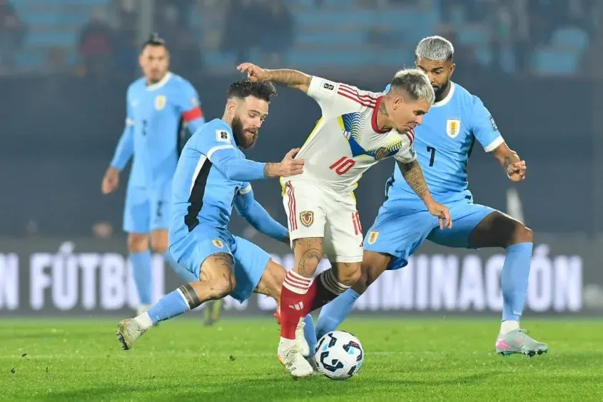 Y un buen día, Uruguay volvió a sonreír: 2-0 ante Venezuela
