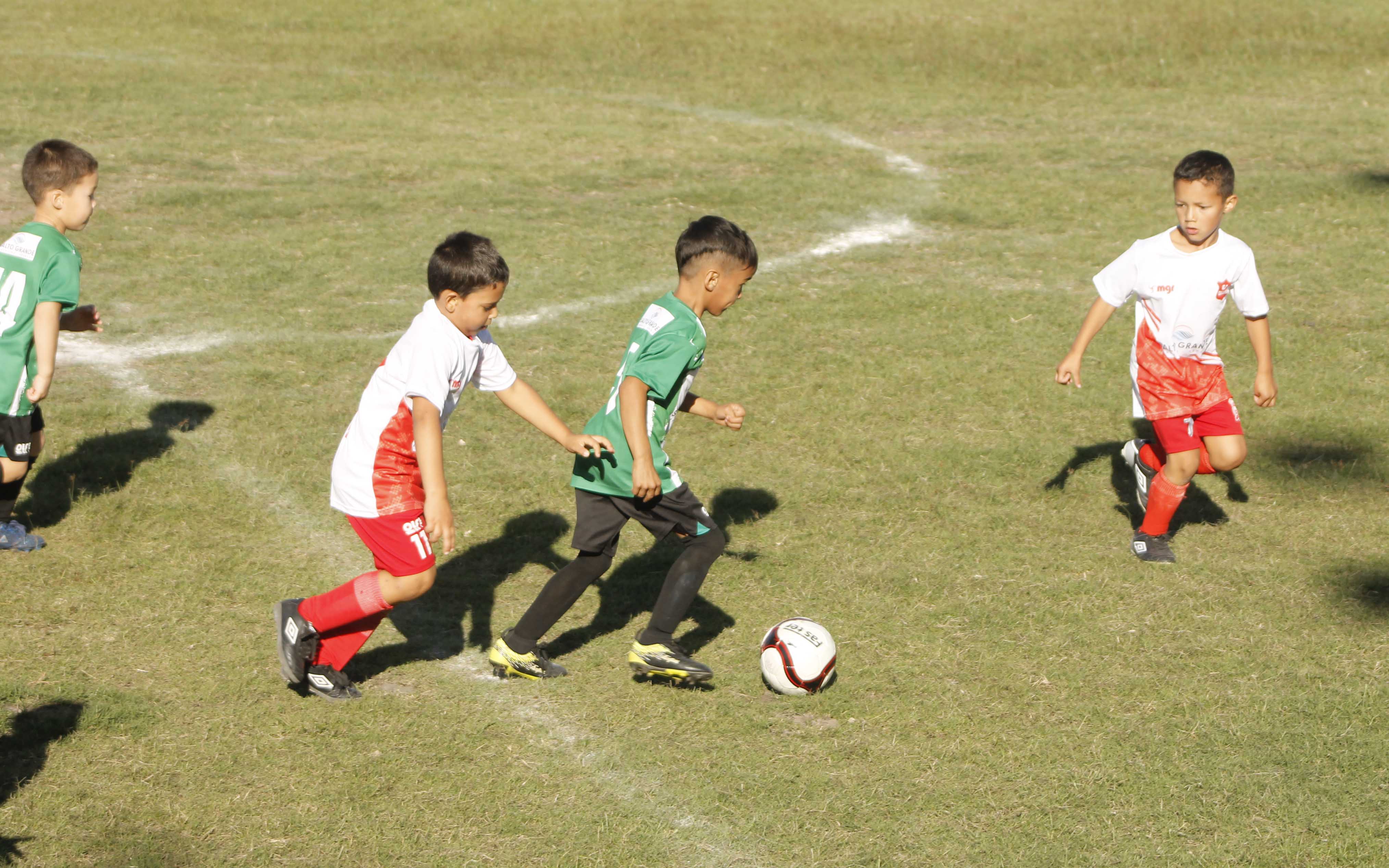 El baby fútbol se juega tempranito y se desdobla entre sábado y domingo