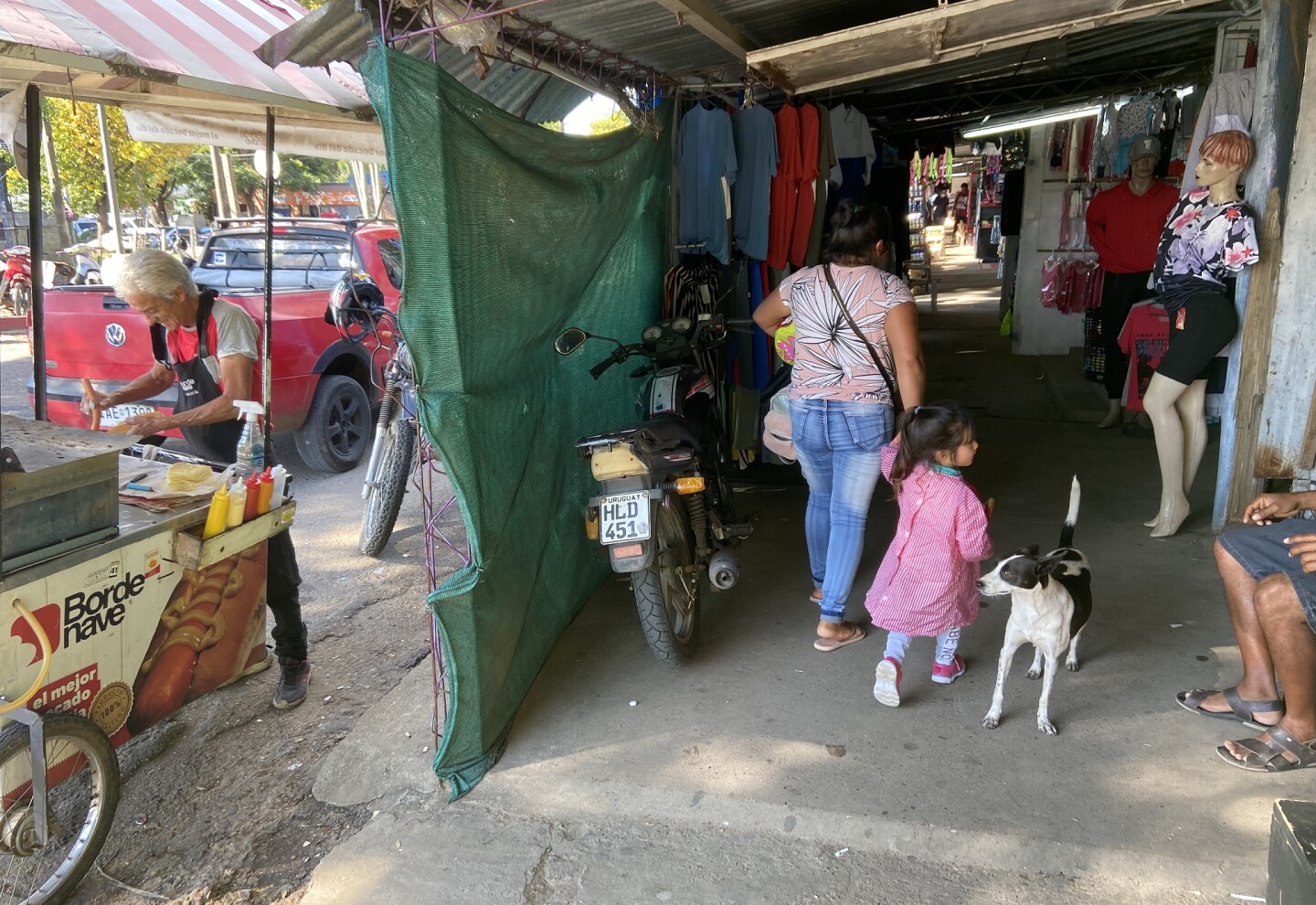 Comerciantes del Bagashopping molestos con operativos policiales
