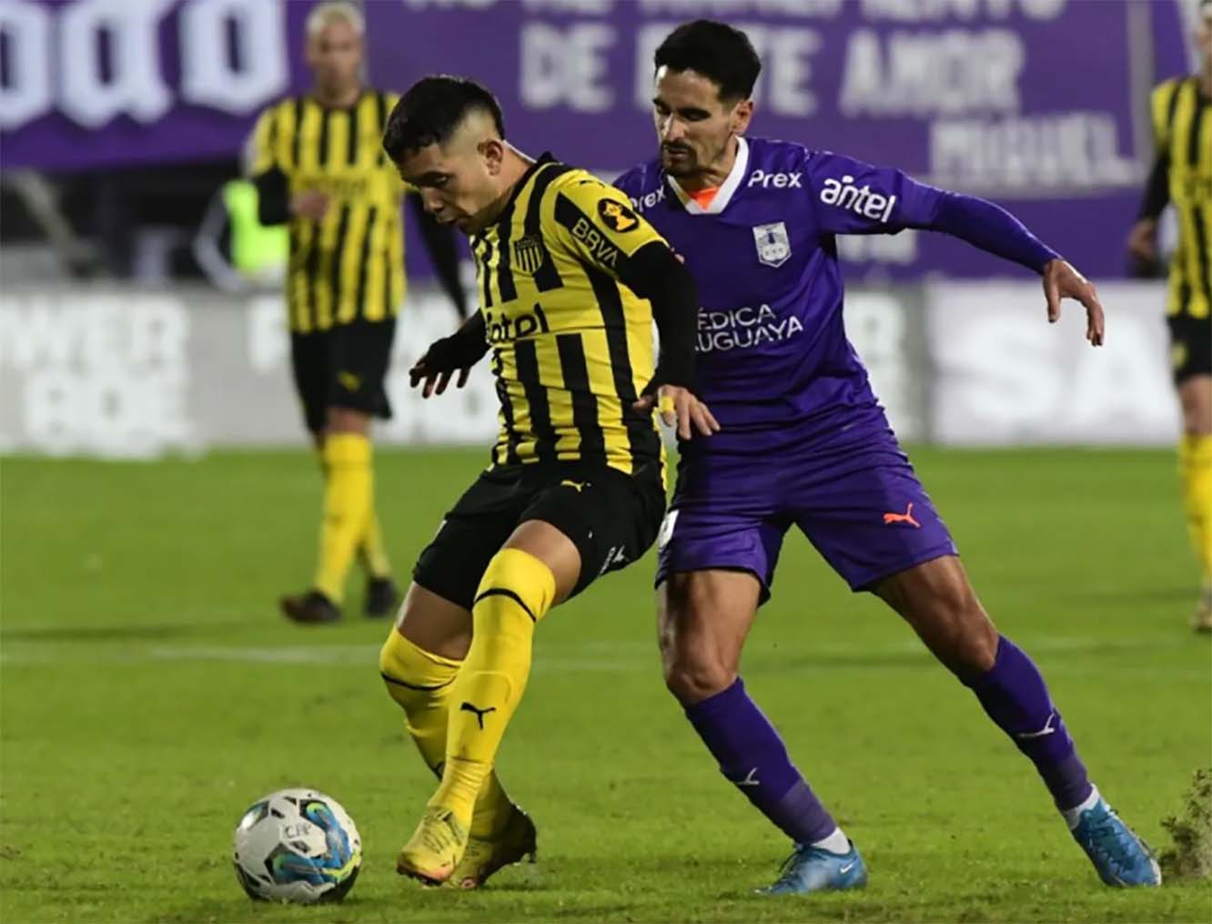 Peñarol recibe a Defensor Sporting