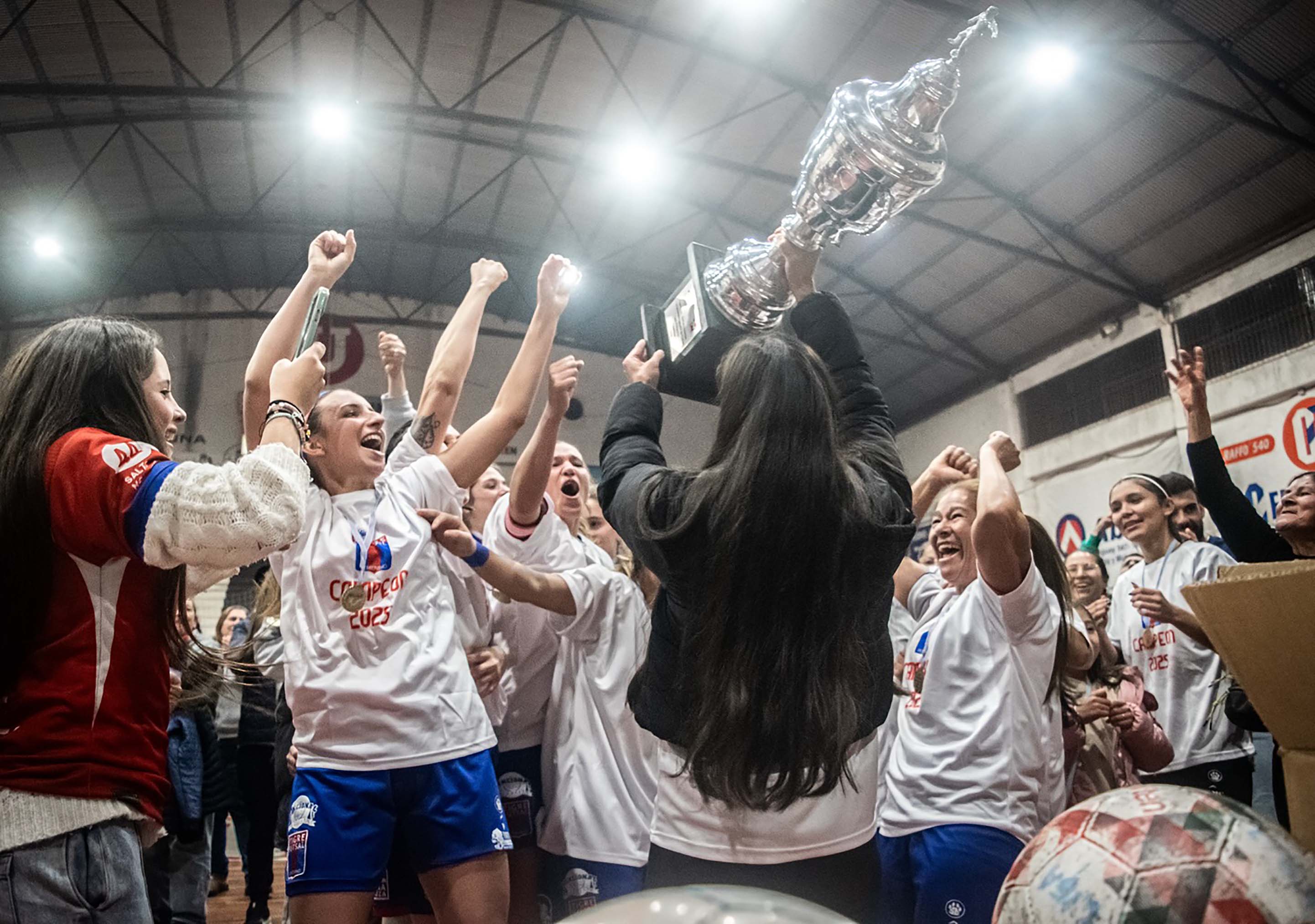 Las felinas son las pioneras en el futsal