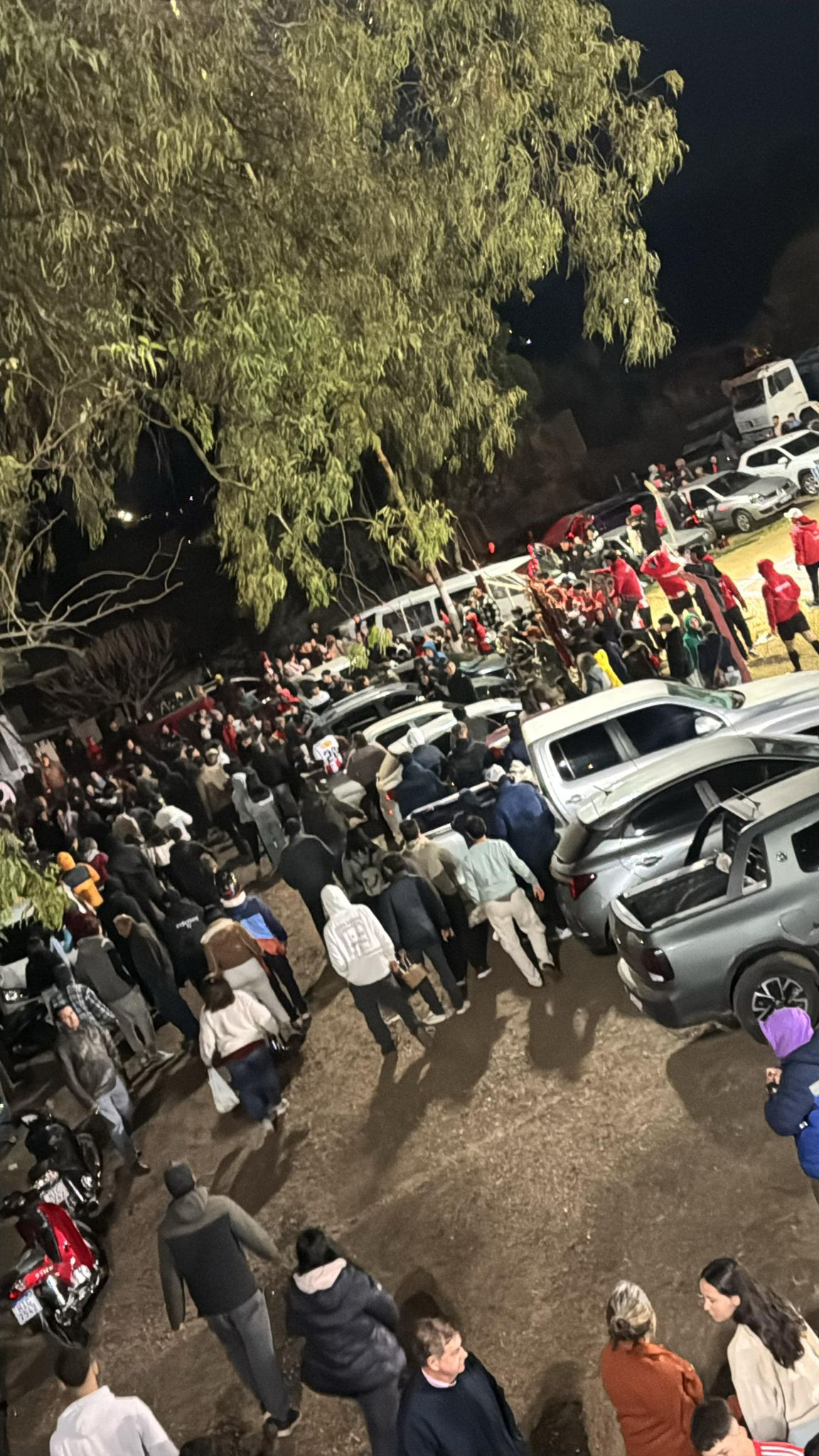 Suspendido River – Gladiador: lo ganaba el de Barrio Artigas y los incidentes entre hinchadas determinaron la suspensión del encuentro
