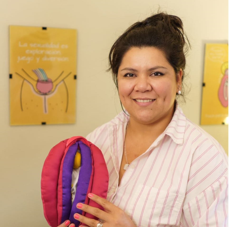 Psicóloga invita a reconectar el cuerpo con el deseo:  una “mirada integral” sobre la sexualidad femenina