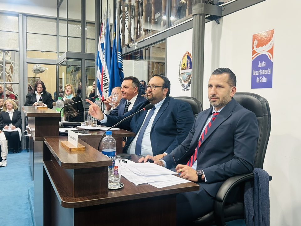 Enzo Molina propone una presidencia con garantías, firmeza institucional y escucha activa a la población