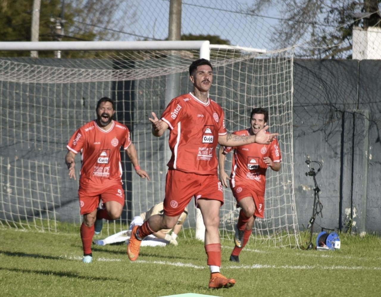 Saluden al nuevo rey del Interior