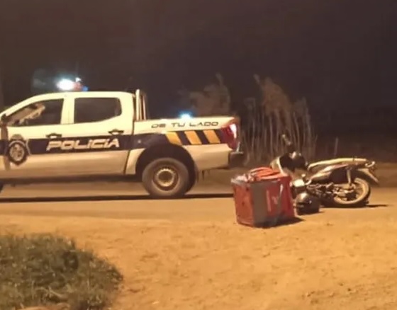 Tres delincuentes asaltan a un  delivery y le roban el morral