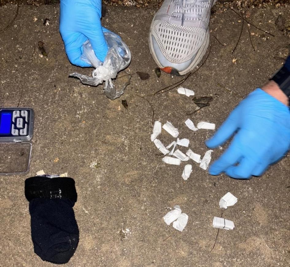 Jóvenes fueron detenidos con varios envoltorios de cocaína