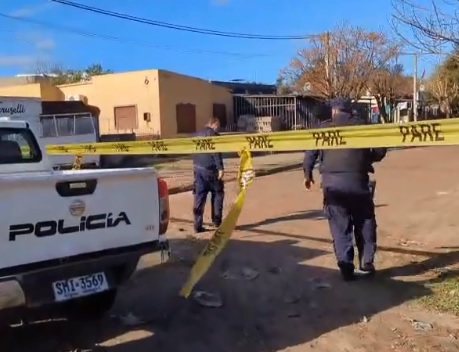Conmoción en Salto Nuevo: un hombre fue asesinado de un disparo en la puerta de su casa