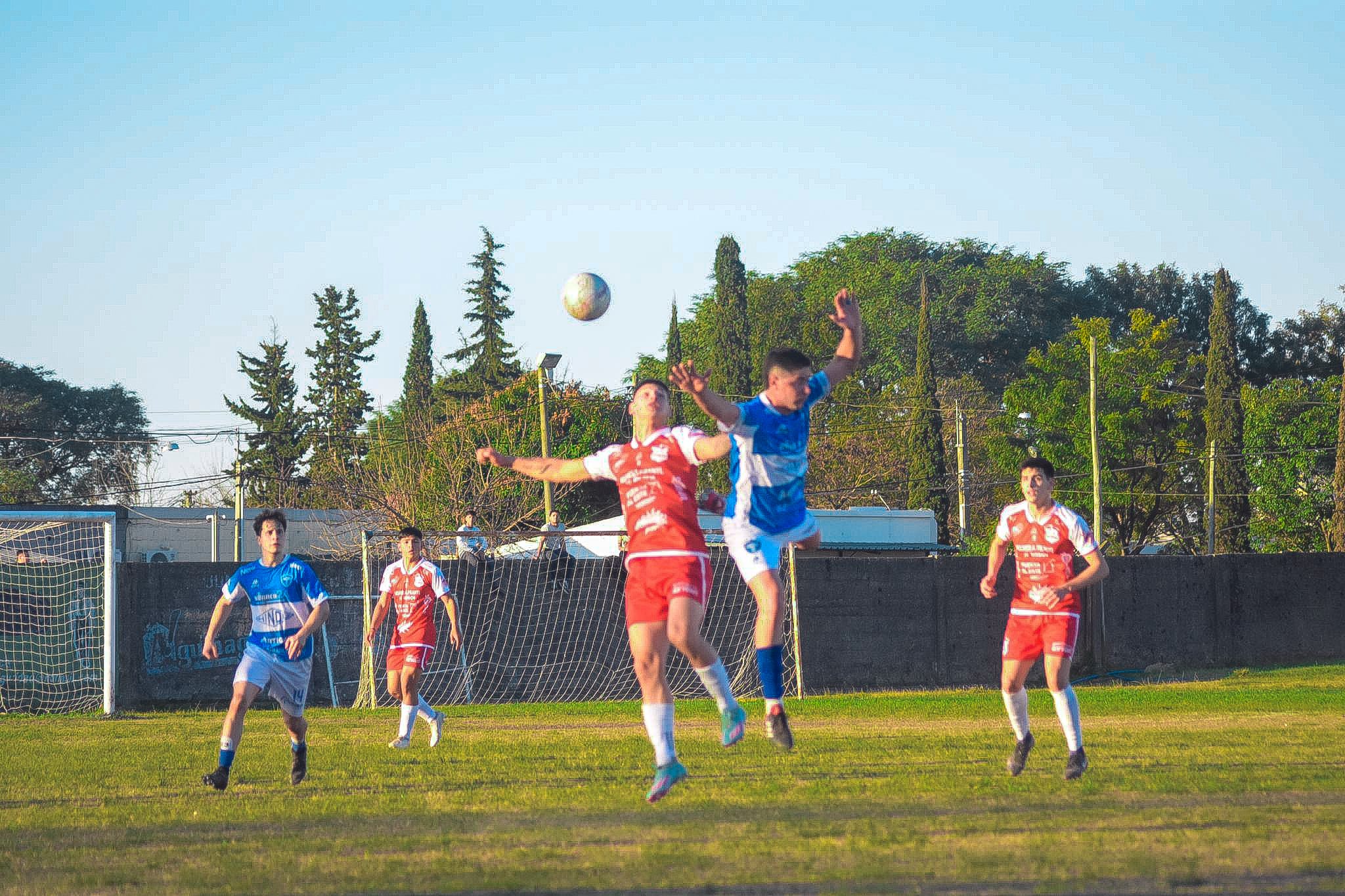 Ceibal e Hindú en  un intenso empate  1-1 de estreno